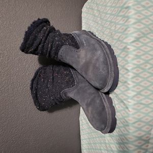 Excellent condition. Bear paw boots.